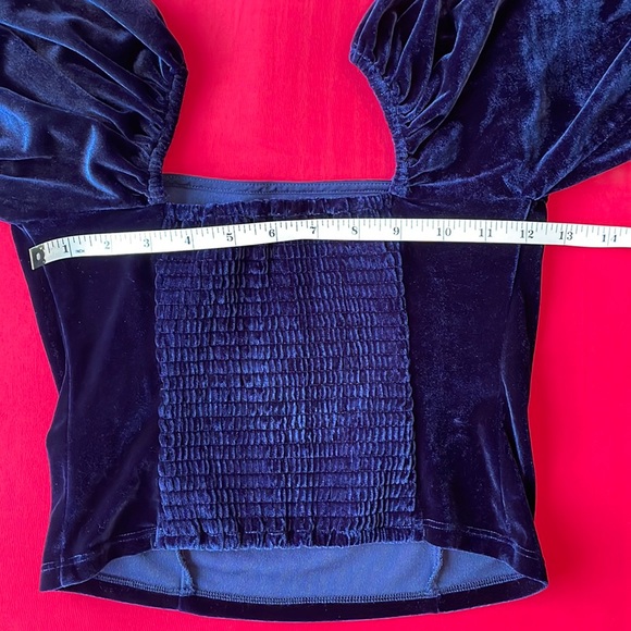 Abercrombie & Fitch Stretch Velvet Puff Sleeve Squareneck Top - Picture 4 of 9